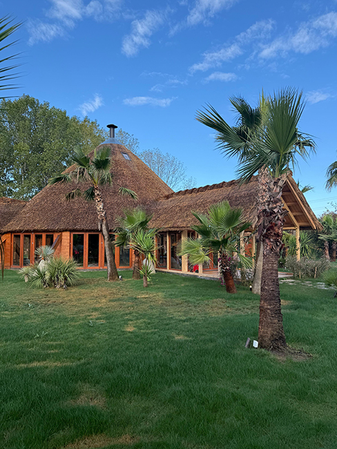 Premium Lake Suit Exterior